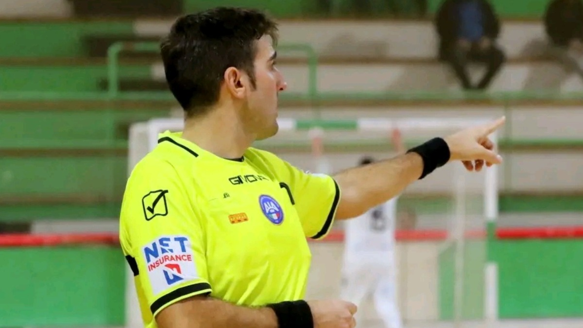 Calcio A5: Danneggiamenti al campo daspo per il calcettista